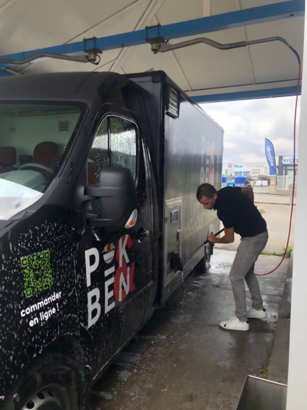 Coulisses du camion pendant le service